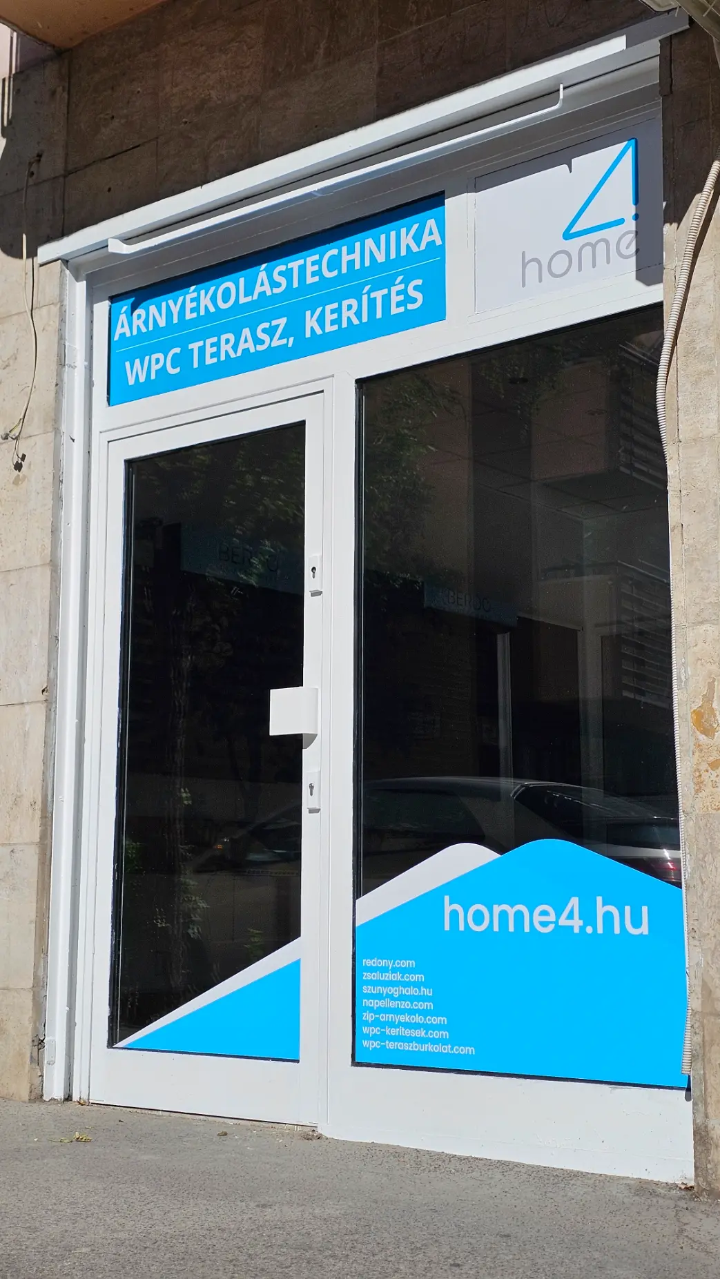 Szúnyogháló bemutatóterem Újbudán